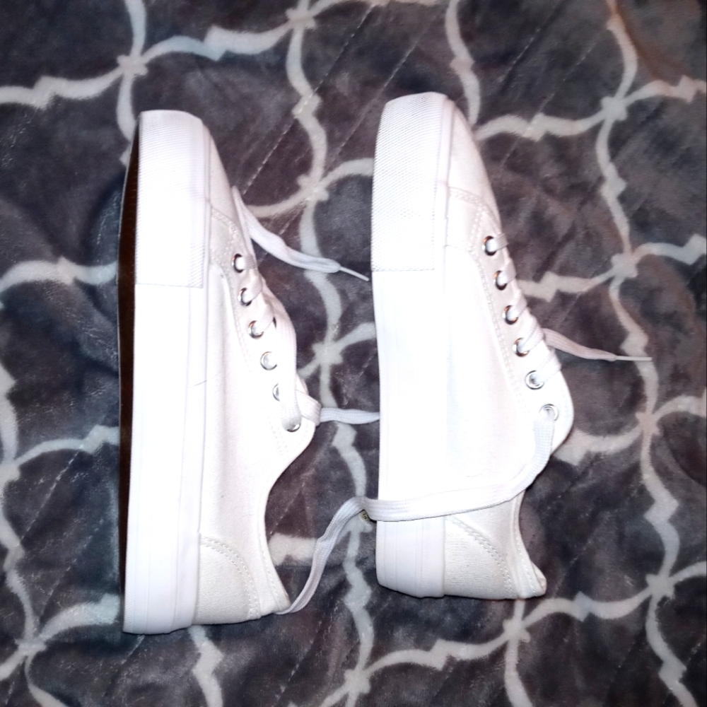White low top sneakers
